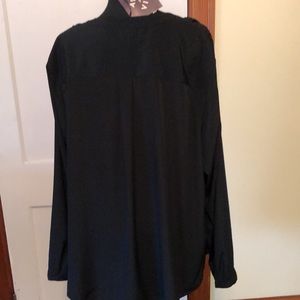 Ava & Viv black tunic style blouse NWT size 3x Ptp 30”.